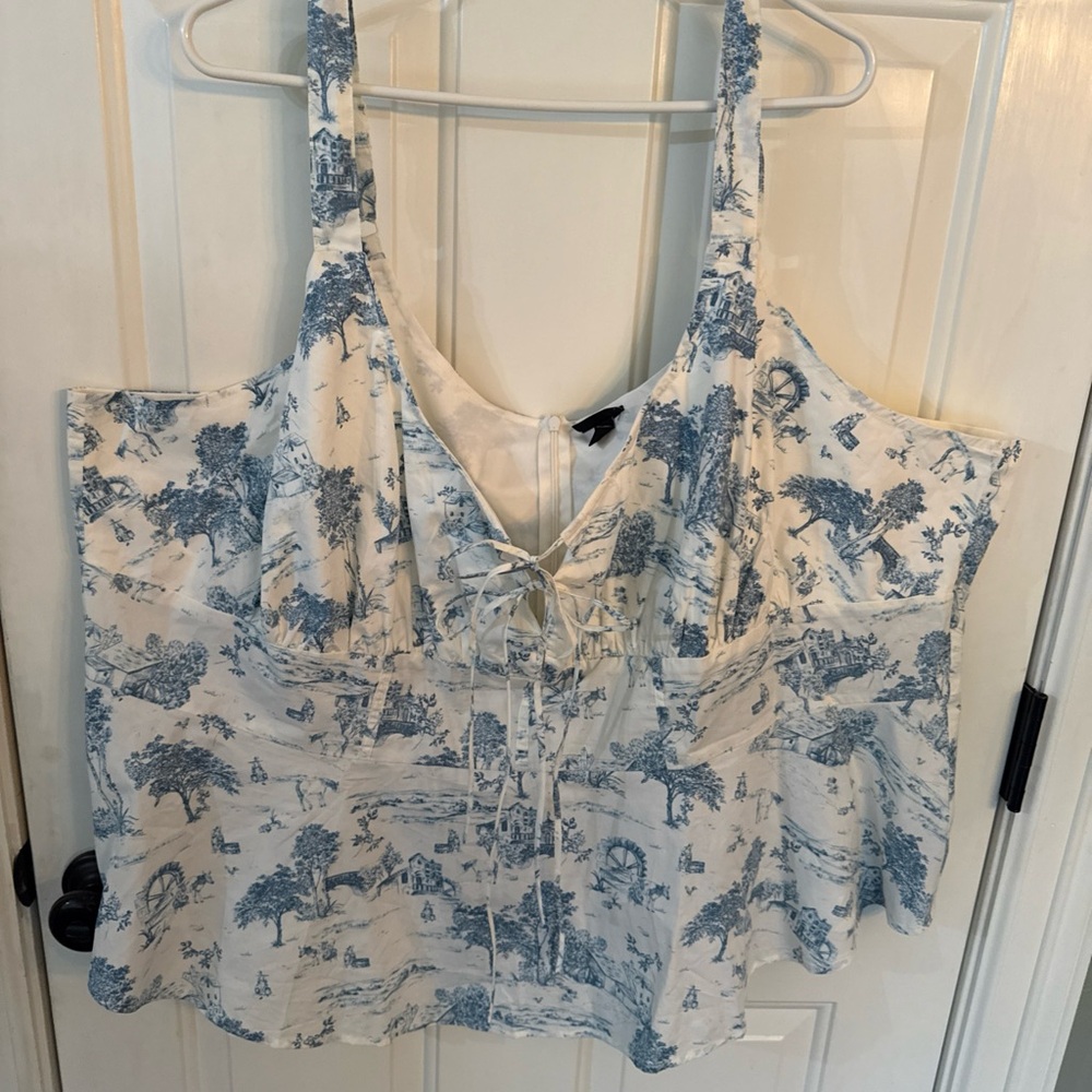 Torrid Blue and White Women's Top - Size 5
